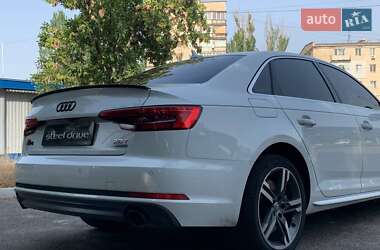 Седан Audi A4 2017 в 