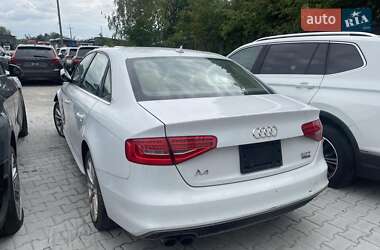 Седан Audi A4 2015 в 