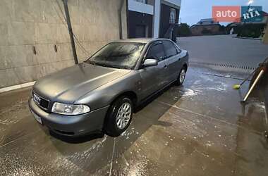 Седан Audi A4 1994 в 