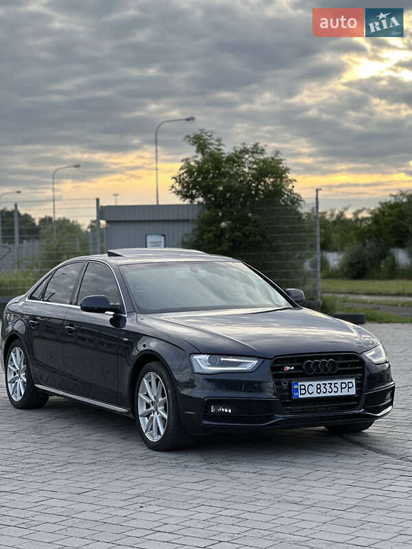 Седан Audi A4 2014 в Львове