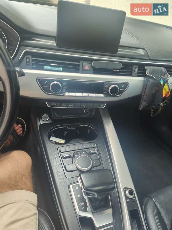 Седан Audi A4 2017 в Черновцах