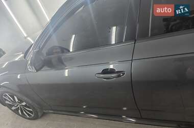 Седан Audi A4 2017 в 