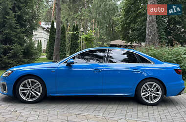 Седан Audi A4 2022 в 