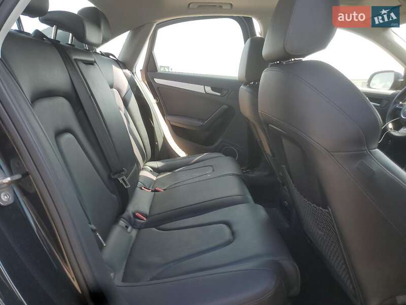 Седан Audi A4 2013 в Львове