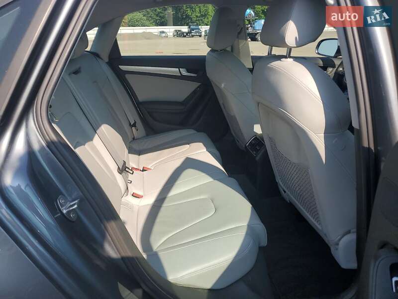 Седан Audi A4 2014 в Львові