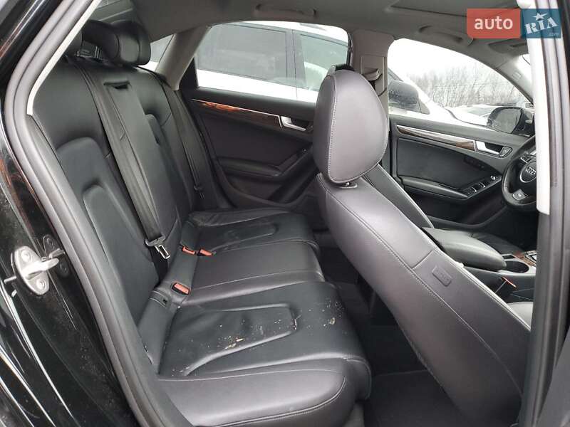 Седан Audi A4 2015 в Львове