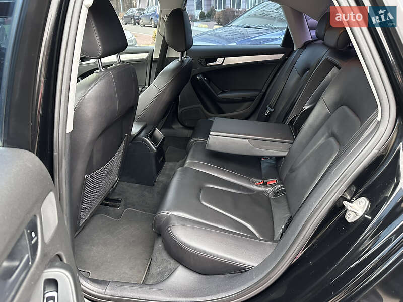 Седан Audi A4 2013 в Киеве