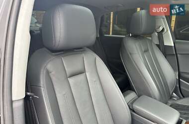 Седан Audi A4 2018 в 