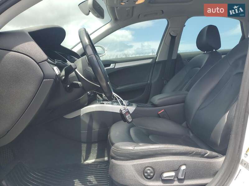 Седан Audi A4 2014 в Львове
