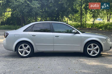 Седан Audi A4 2004 в 
