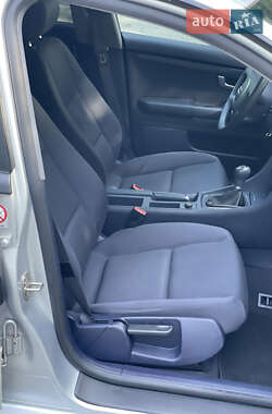 Седан Audi A4 2004 в 