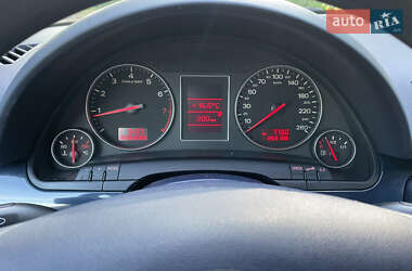 Седан Audi A4 2004 в 