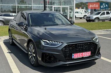 Седан Audi A4 2021 в 