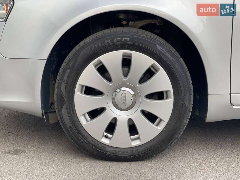 Седан Audi A4 2005 в Луцке