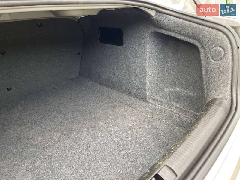 Седан Audi A4 2005 в Луцке