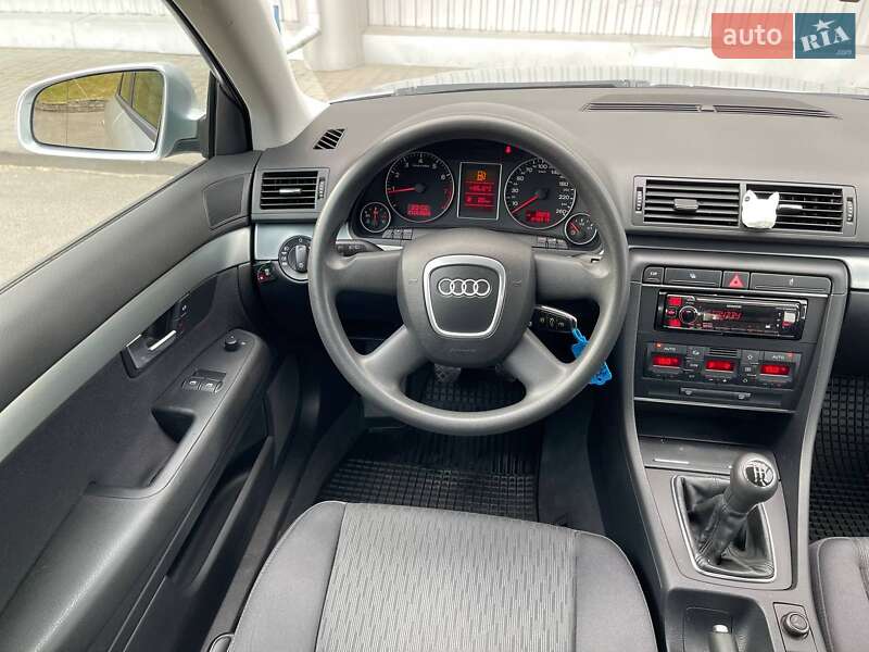 Седан Audi A4 2005 в Луцке