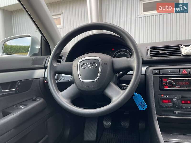 Седан Audi A4 2005 в Луцке