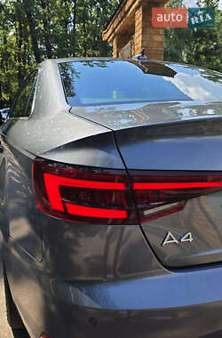 Седан Audi A4 2018 в 