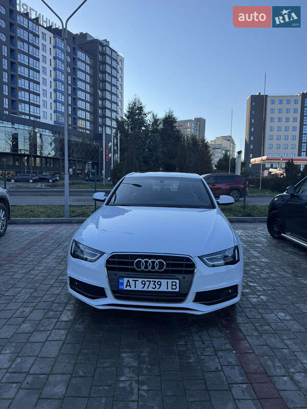 Седан Audi A4 2014 в Івано-Франківську