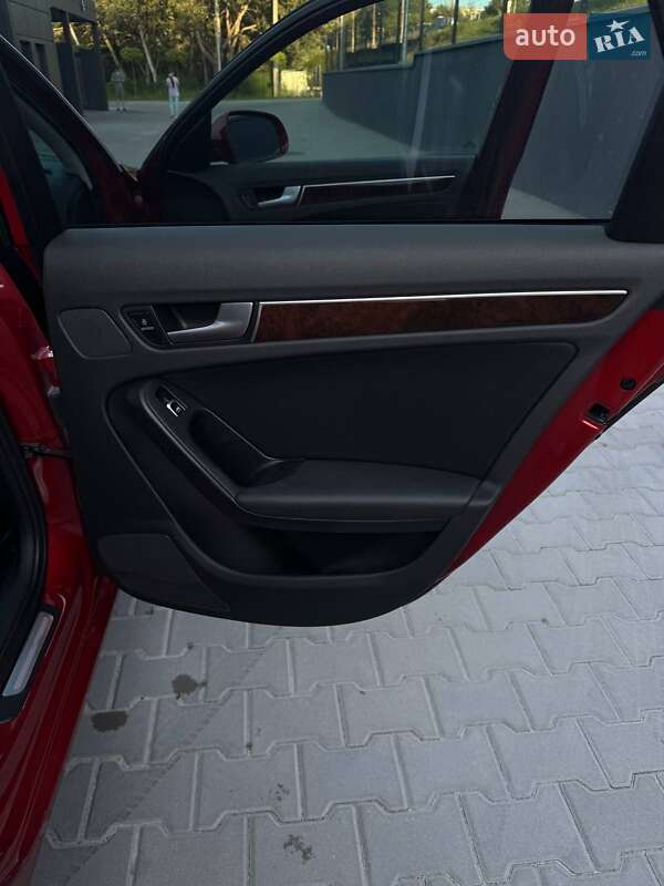 Седан Audi A4 2013 в Житомире