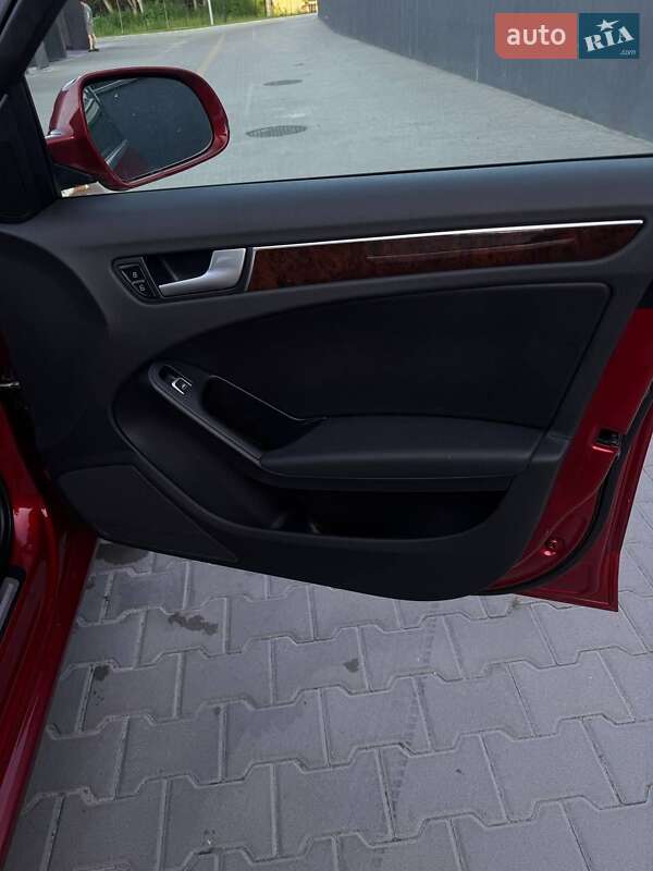 Седан Audi A4 2013 в Житомире