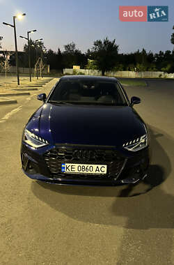 Седан Audi A4 2020 в 