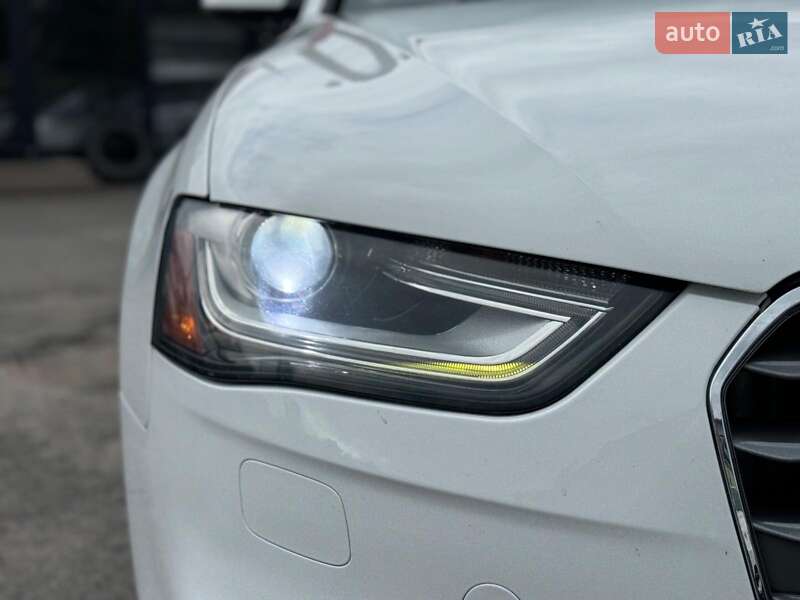Седан Audi A4 2012 в Виннице