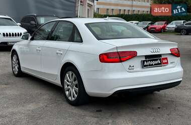 Седан Audi A4 2012 в 