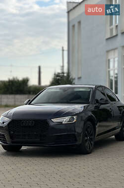 Седан Audi A4 2017 в 