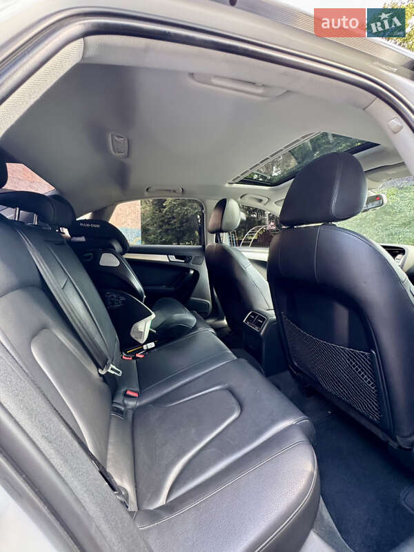 Седан Audi A4 2014 в Киеве