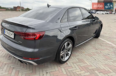 Седан Audi A4 2018 в 
