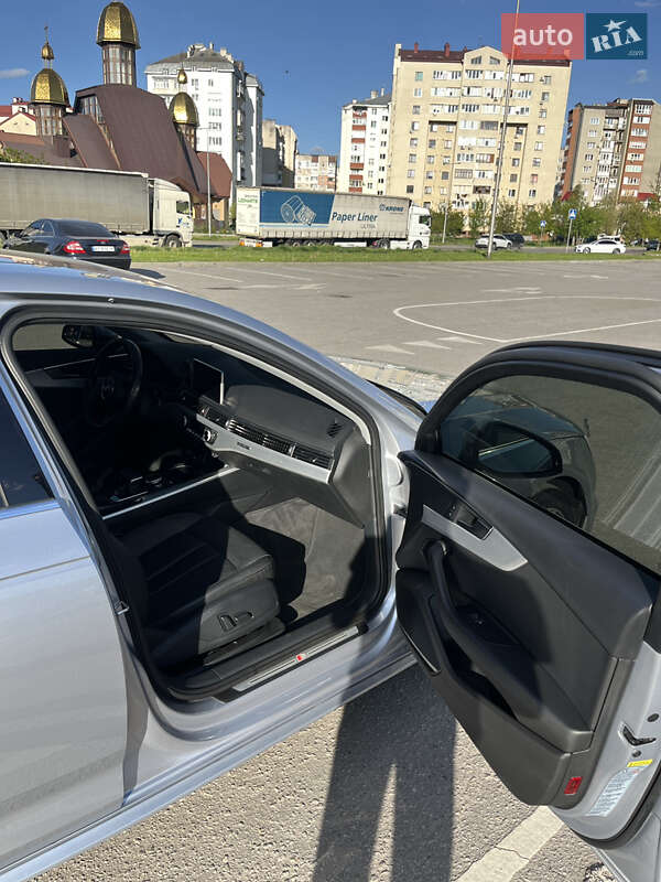 Седан Audi A4 2018 в Ивано-Франковске