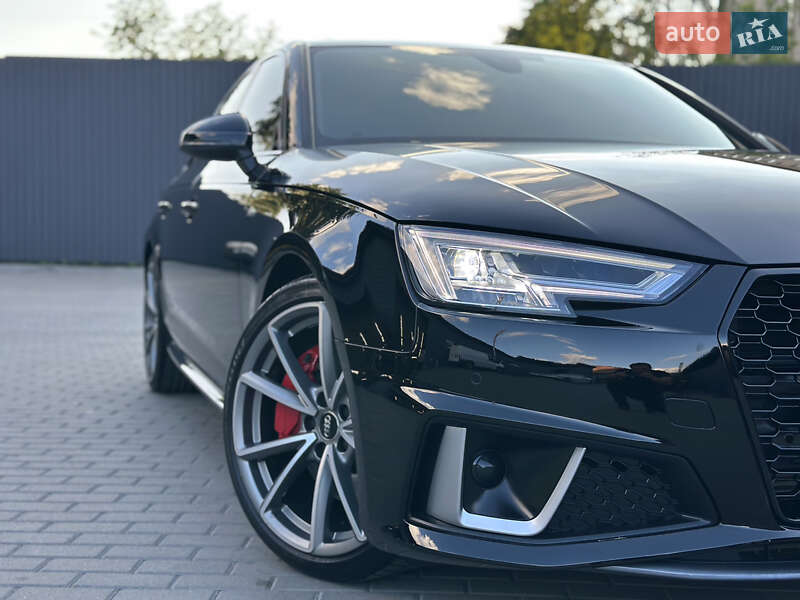 Седан Audi A4 2017 в Харкові
