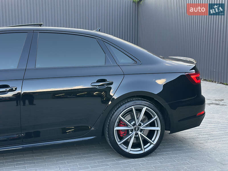 Седан Audi A4 2017 в Харкові