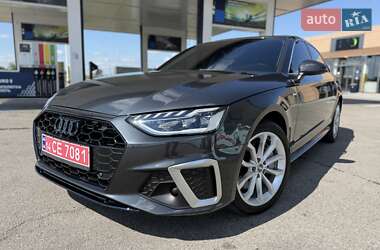 Седан Audi A4 2019 в 