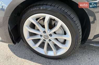 Седан Audi A4 2019 в 