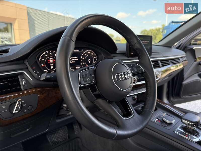 Седан Audi A4 2019 в Днепре