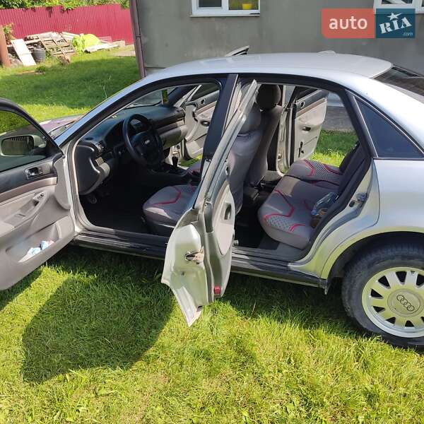 Седан Audi A4 1998 в Каменец-Подольском