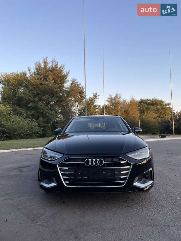 Универсал Audi A4 2022 в Павлограде