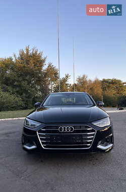 Универсал Audi A4 2022 в 