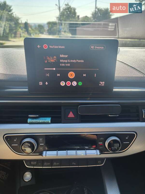 Седан Audi A4 2017 в Черновцах