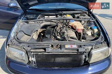 Седан Audi A4 1998 в 