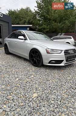 Седан Audi A4 2012 в Чернівцях