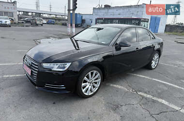 Седан Audi A4 2016 в 