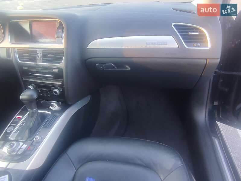 Седан Audi A4 2014 в Киеве