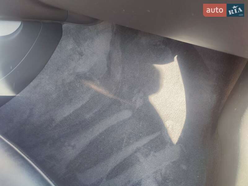 Седан Audi A4 2014 в Киеве
