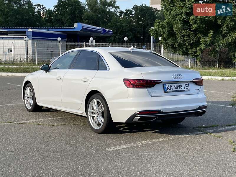 Седан Audi A4 2019 в Киеве