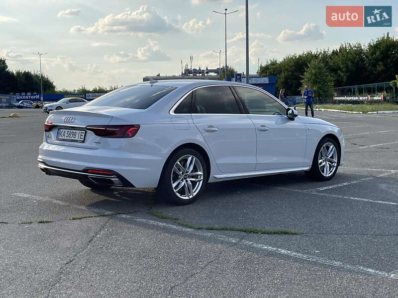 Седан Audi A4 2019 в Киеве