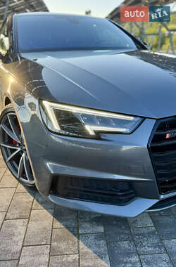 Седан Audi A4 2017 в 