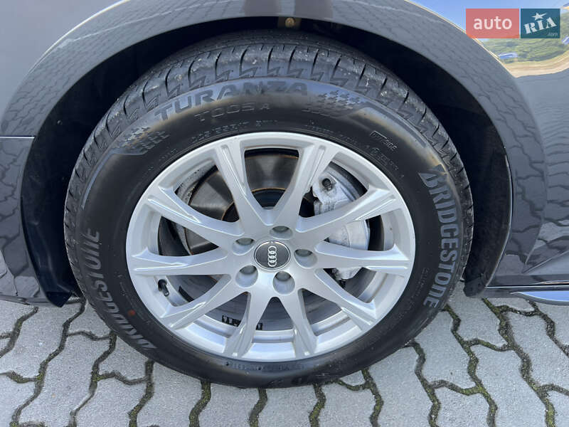 Седан Audi A4 2018 в Дрогобыче